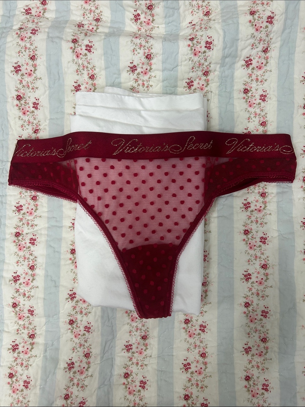 NWT BUNDLE of 3 thong panties Victoria’s Secret underwear velvet Swiss dot SZ L - Picture 2 of 11